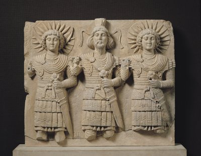 Triade der palmyrenischen Götter, aus der Region Palmyra, ca. 150 n. Chr. von Syrian